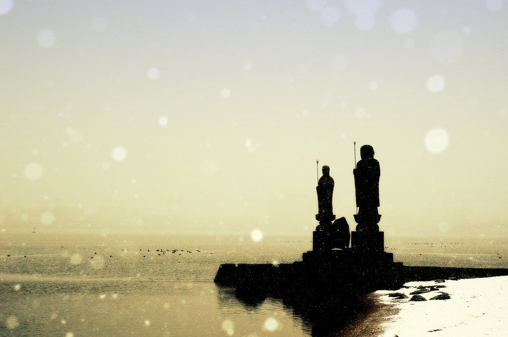 松江百景　地蔵尊雪景色　宍道湖