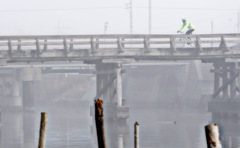 松江百景　霧の朝　運動してますか・・・