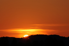 山に沈む夕日