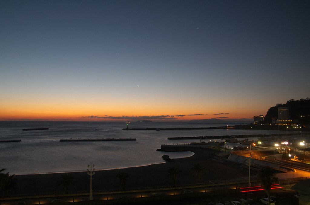 熱海・日の出前