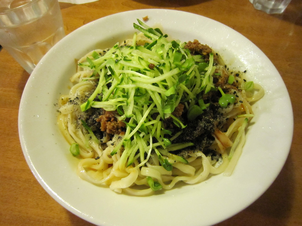 冷やし黒ごま担々麺＠万豚記 ヨドバシAkiba店