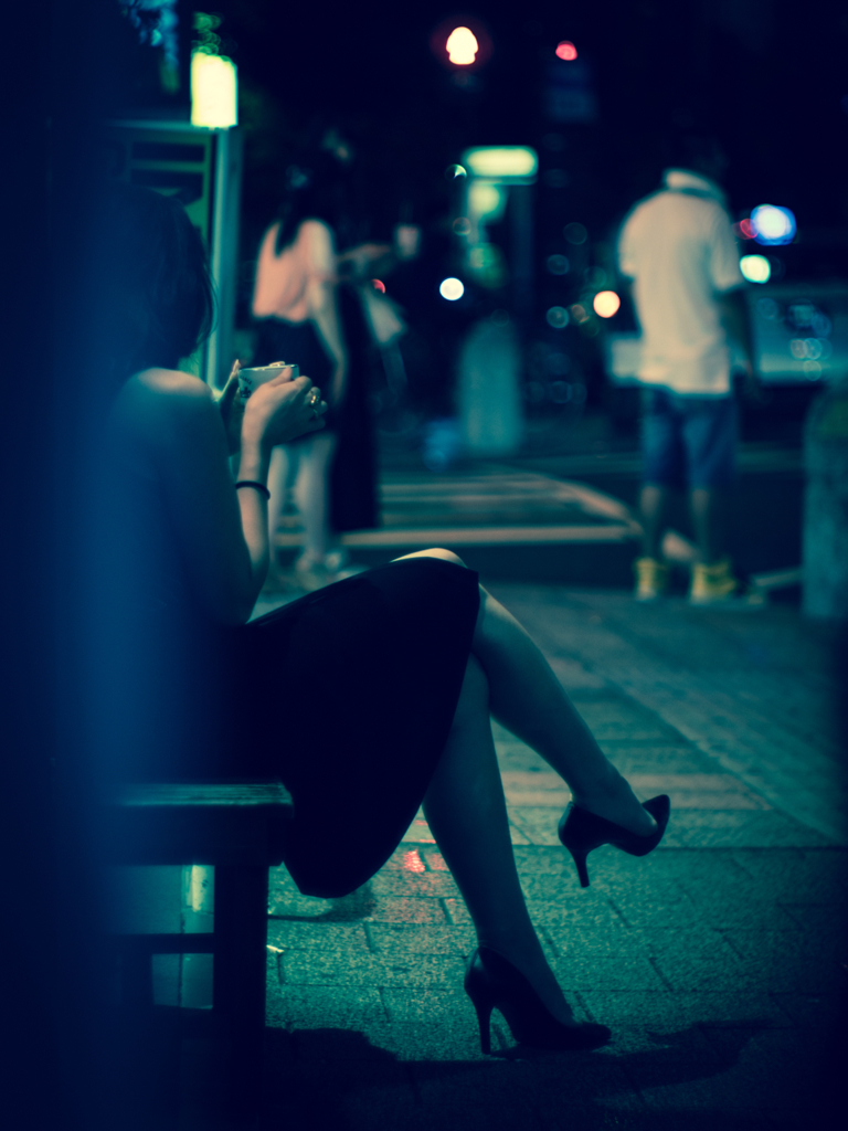 独り夕涼み.