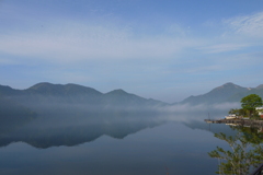 中禅寺湖の朝
