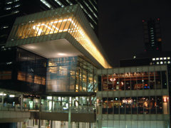 夜の会議場