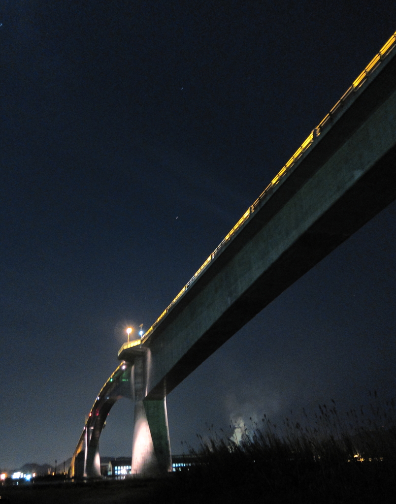 夜空に掛る橋
