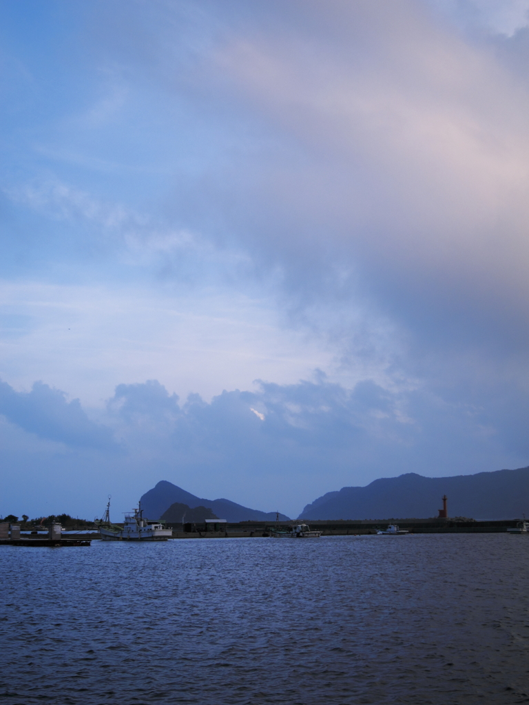 港の夕暮れ