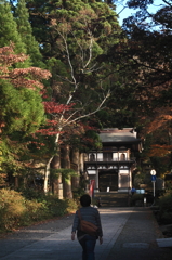 夕日の山門