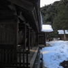 境内にて