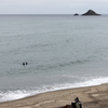 漂うふたりを、眺めやる。