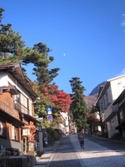 秋色の坂道