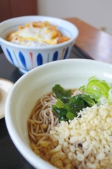 かき揚げ丼と冷やしそばセット