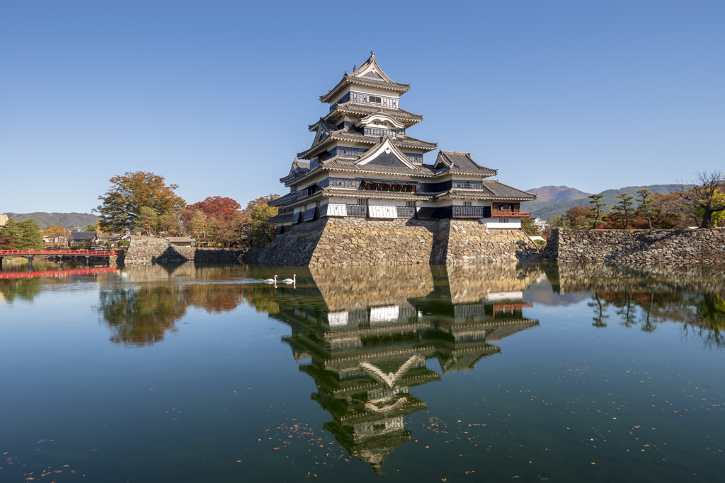 快晴の松本城