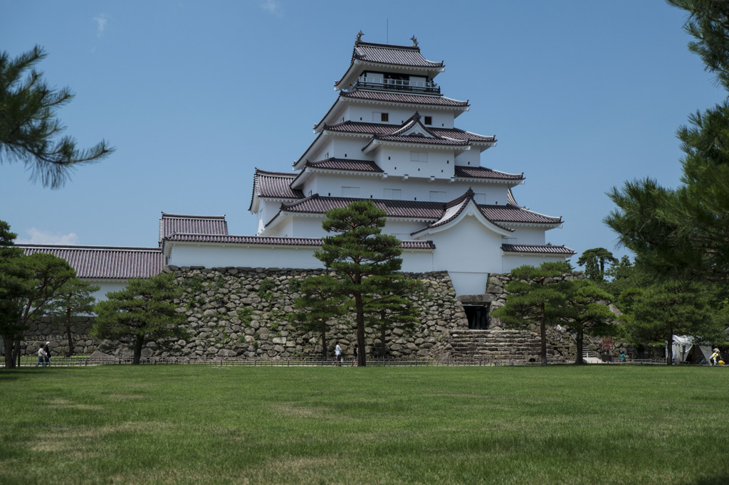 鶴ヶ城は静かに