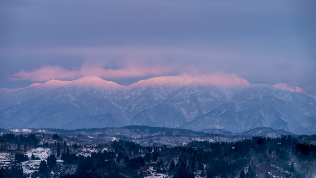 夕焼けの守門岳