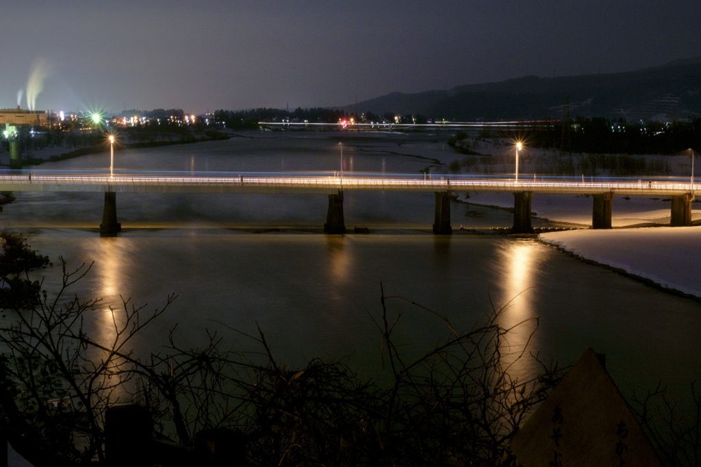 夜の川
