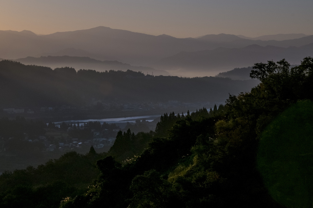 朝靄の村