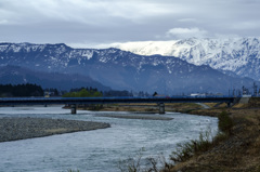 山と川と橋