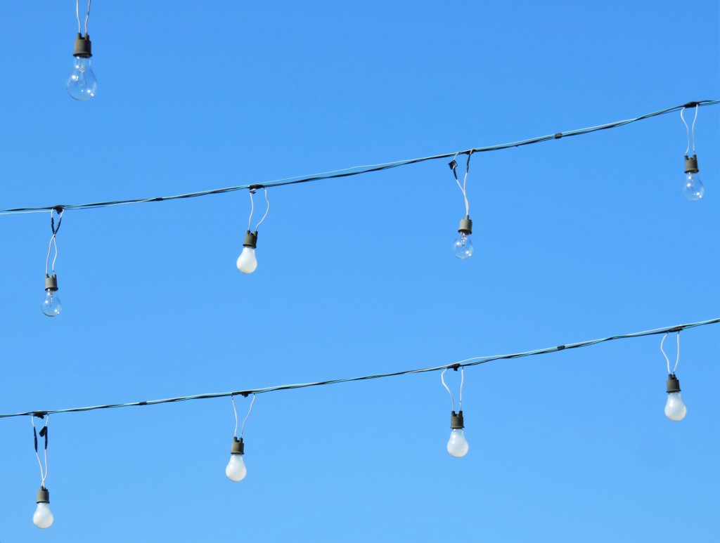 待ちの電球たち