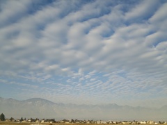 空に溶けそうな常念岳