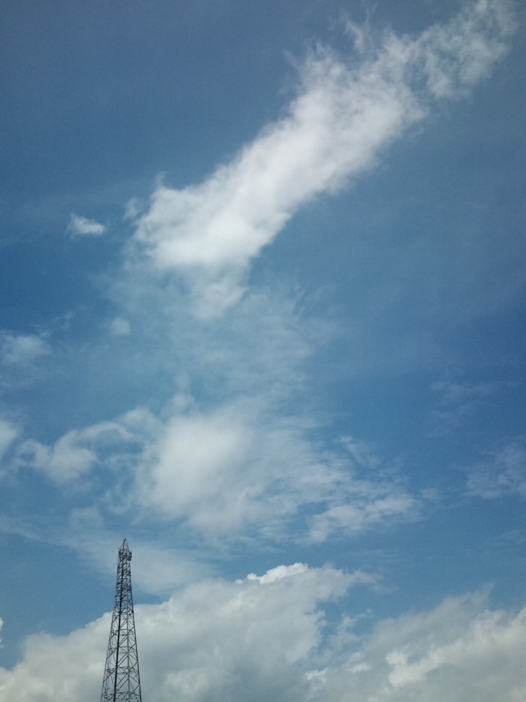 鉄塔と空