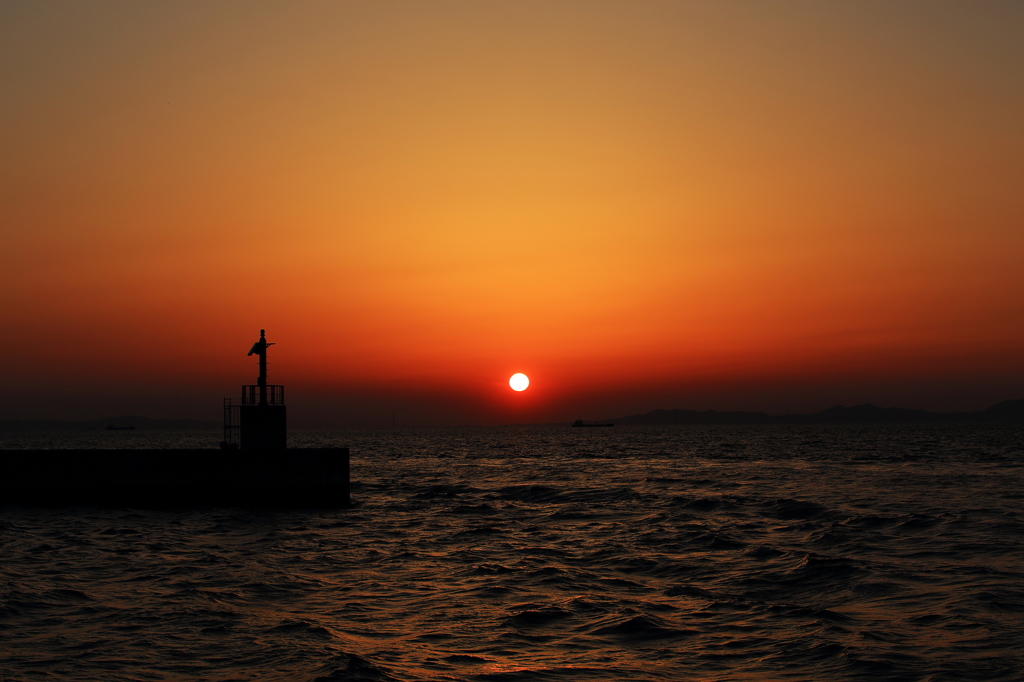 淡路島に沈む夕陽