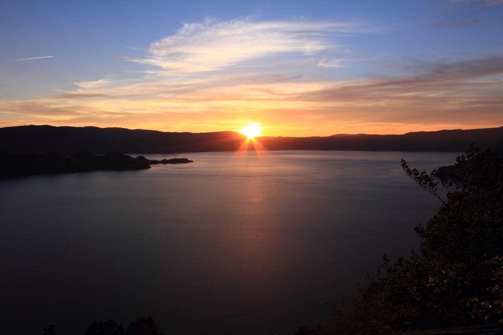十和田湖の夕暮れ