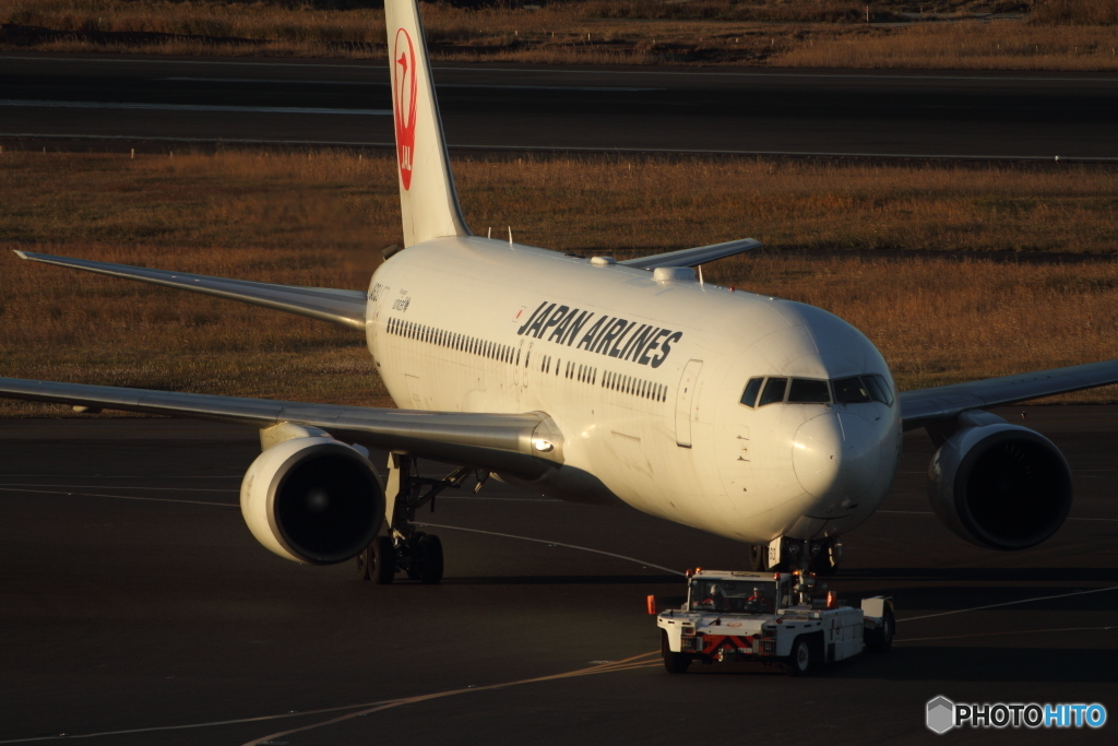 ７６７