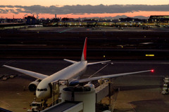 夕暮れの空港