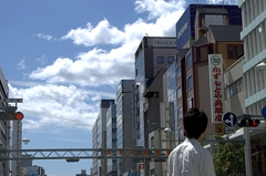 見上げる秋空
