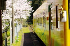 ローカル列車の車窓から