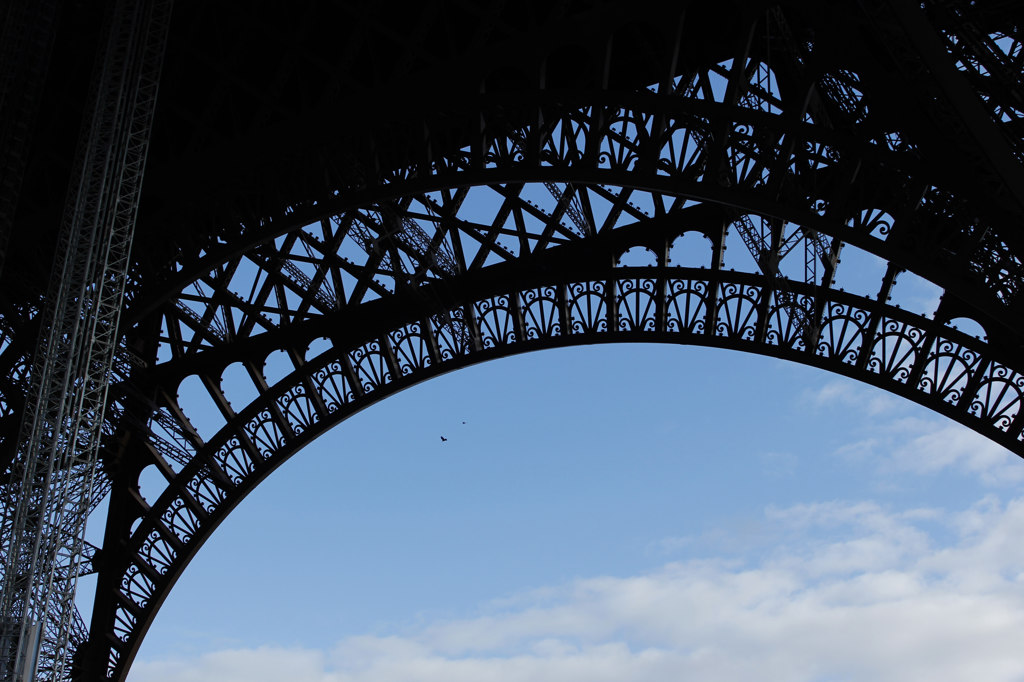 Under Eiffel 