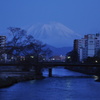 鎮座されたる岩手の山