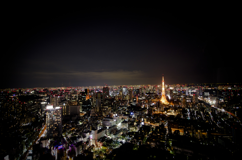 タワーと光とビル