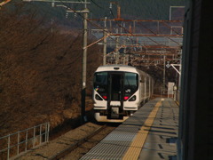 勝沼駅でのあずさ号