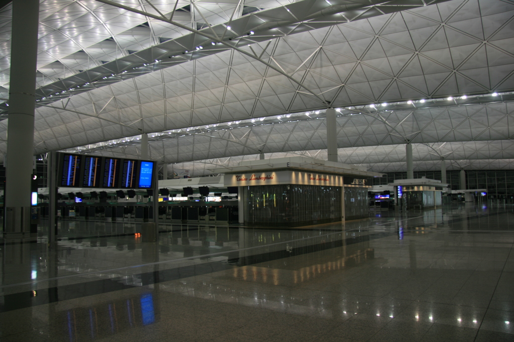 深夜の空港
