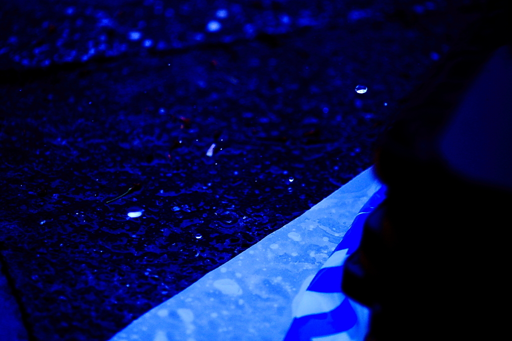 雨宿り