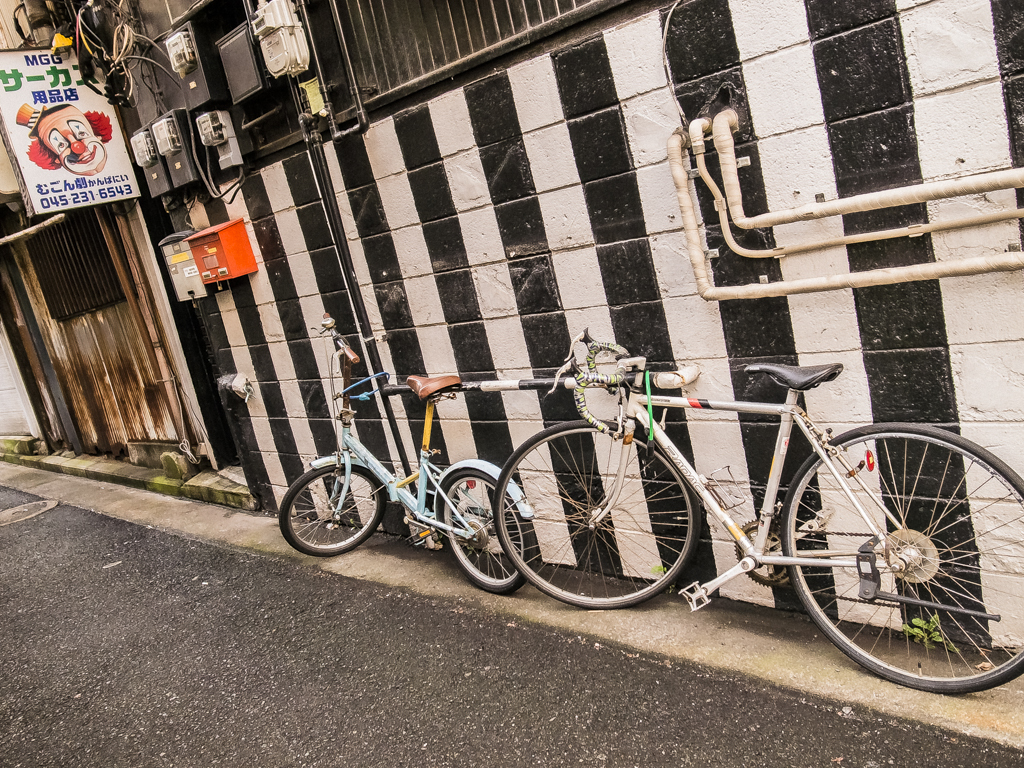 裏路地ピエロ