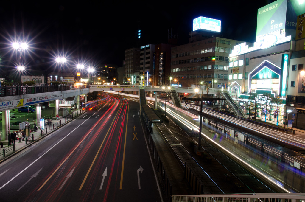 夜の駅前