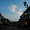 門前の夕暮れ