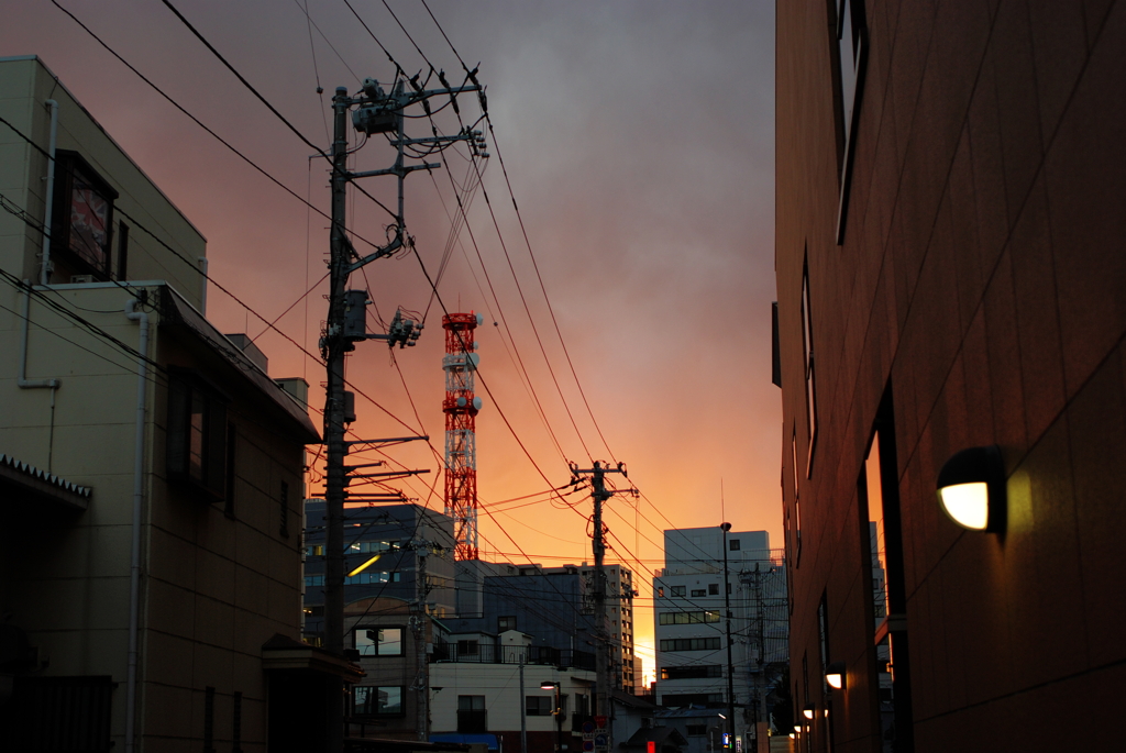 街角の夕暮れ