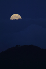 中秋の名月 雲隠れ