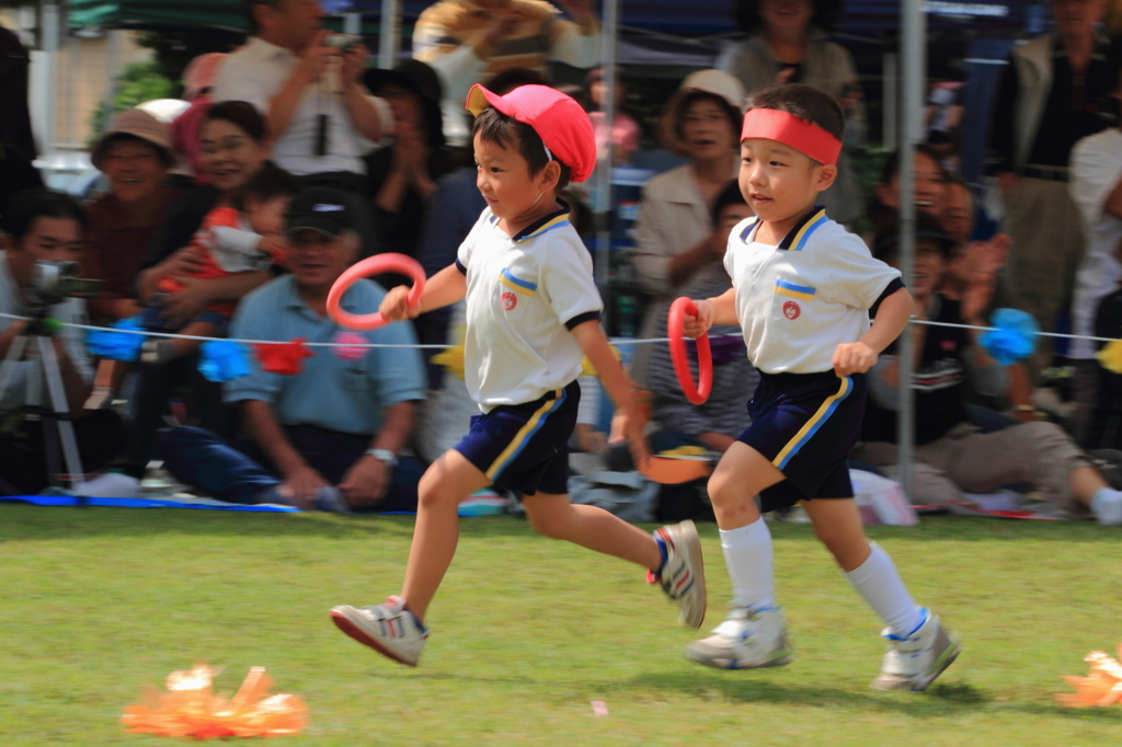 運動会　かけっこリレー　追い抜き