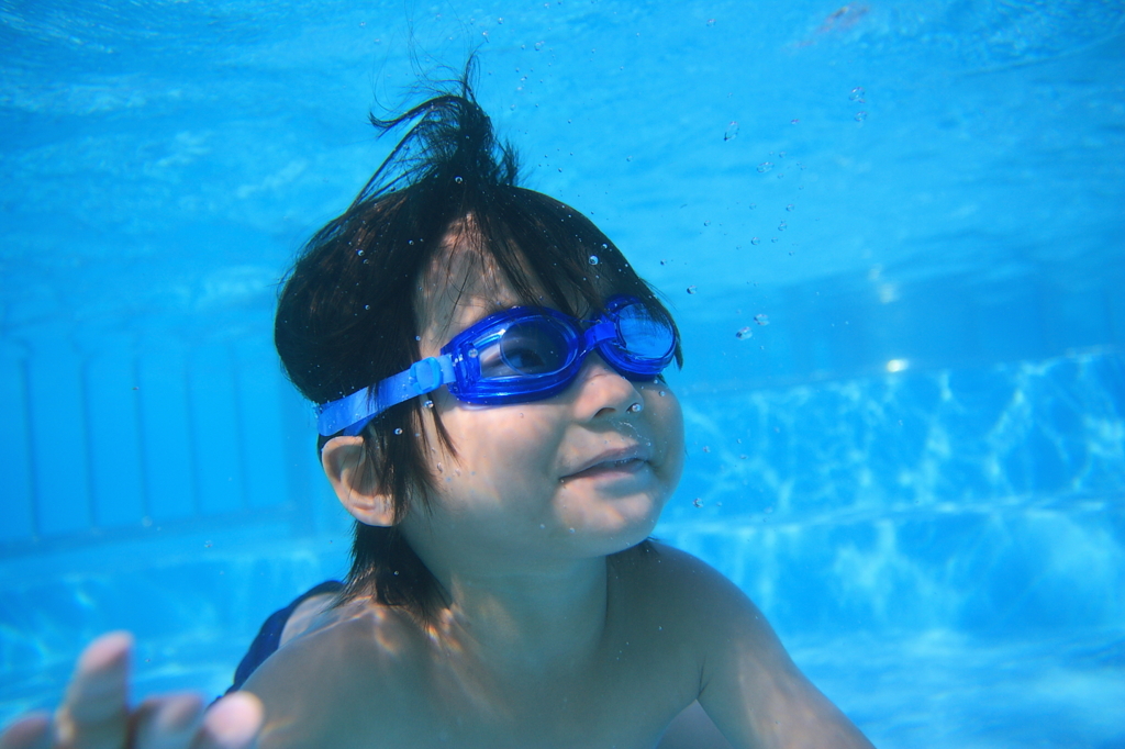 プール遊び