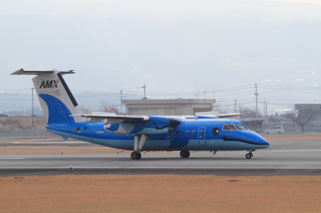 AMX DHC8-100