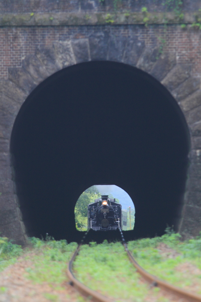 トンネルの向こう側