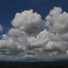 青い空に白い雲、そして恥かしがり屋の桜島