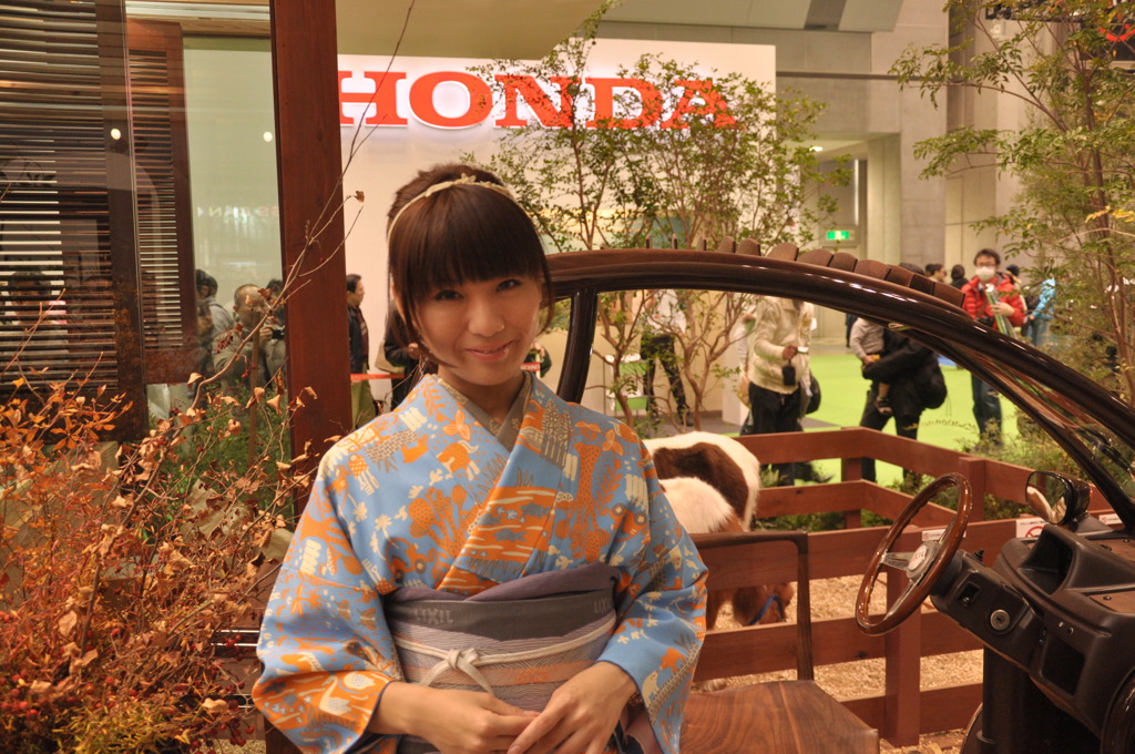 東京モーターショーの美女たちーその３－