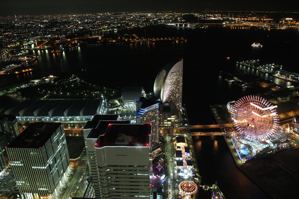 ランドマークタワーからの夜景2