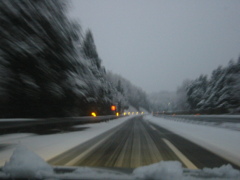 雪の高速