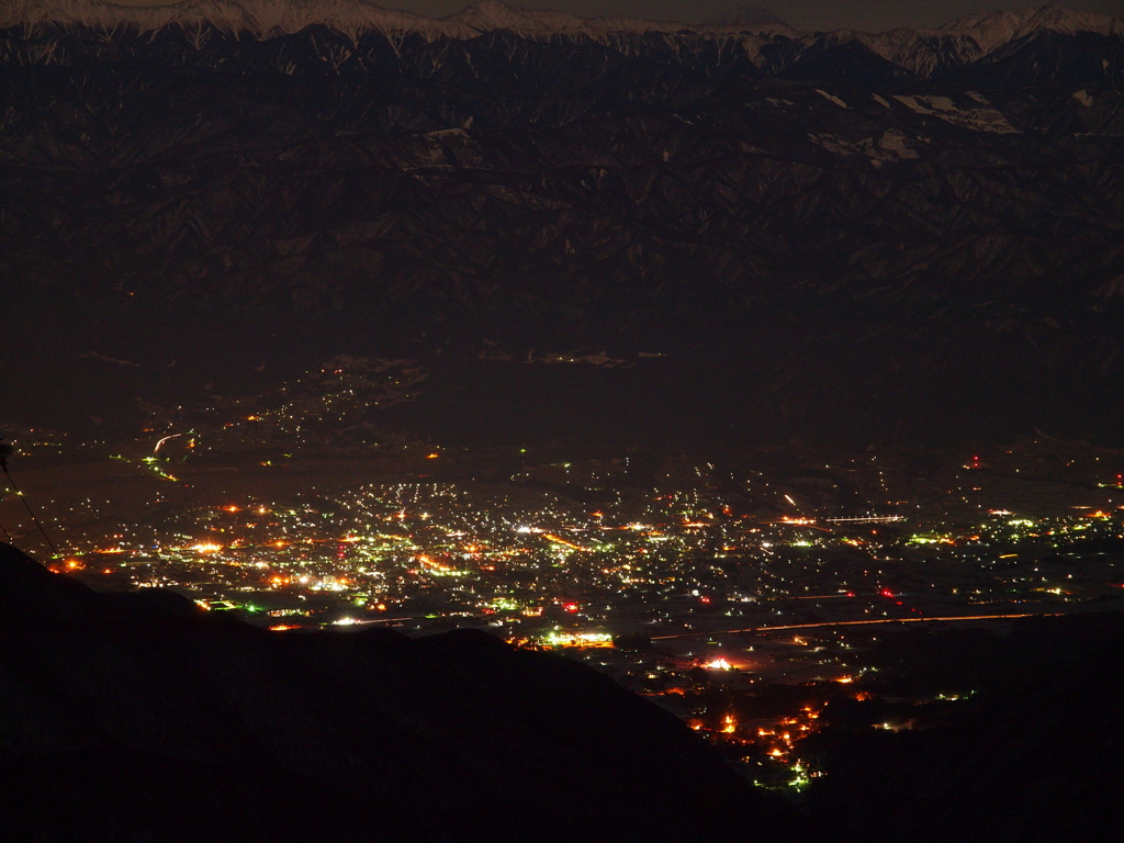 駒ヶ根市街と南アルプス